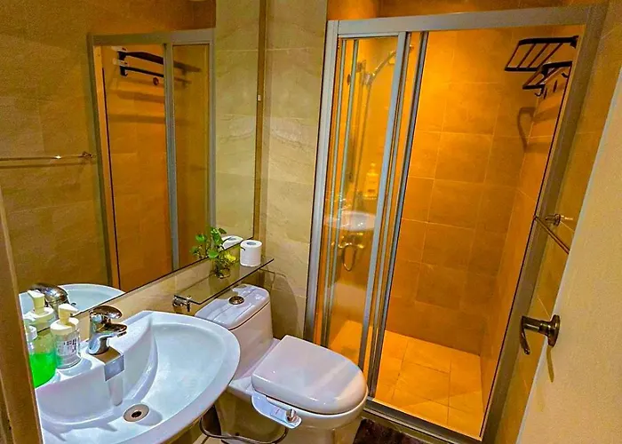 Sunset With View, Big Balcony, Gym, Fast Wifi, Netflix * Manila