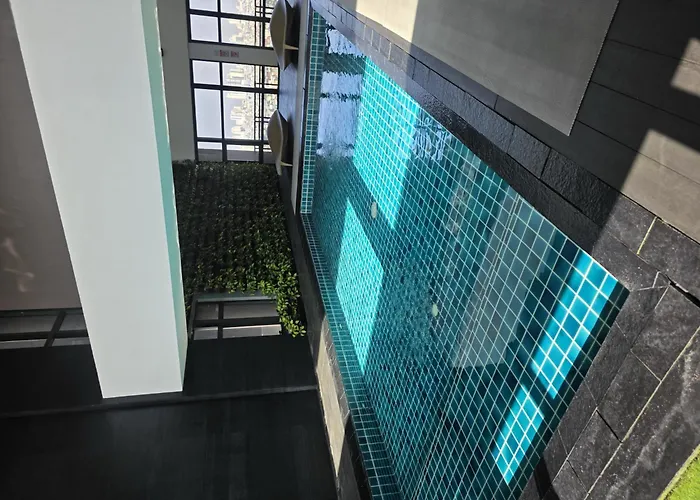 Sunset With View, Big Balcony, Gym, Fast Wifi, Netflix Apartment *